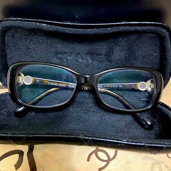 Authentic Chanel Frame - Picture 6 of 6